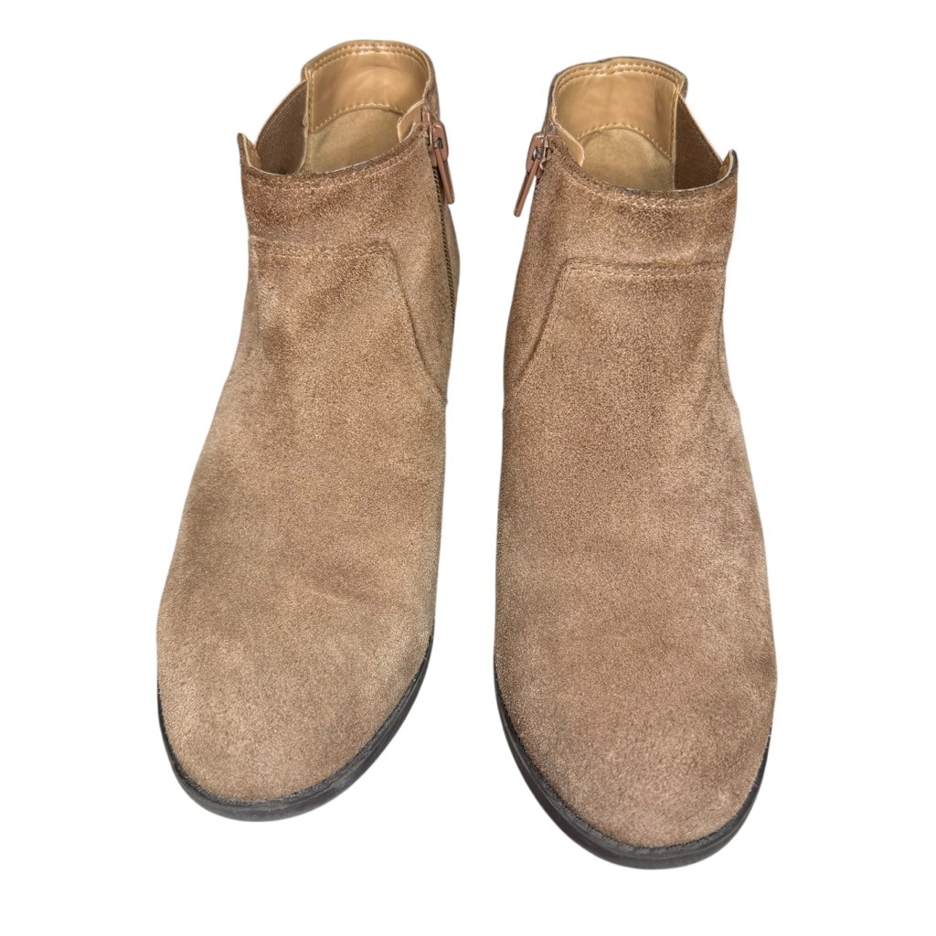 Vionic Finn Ankle Bootie In A Taupe Suede Material Sz 8.5